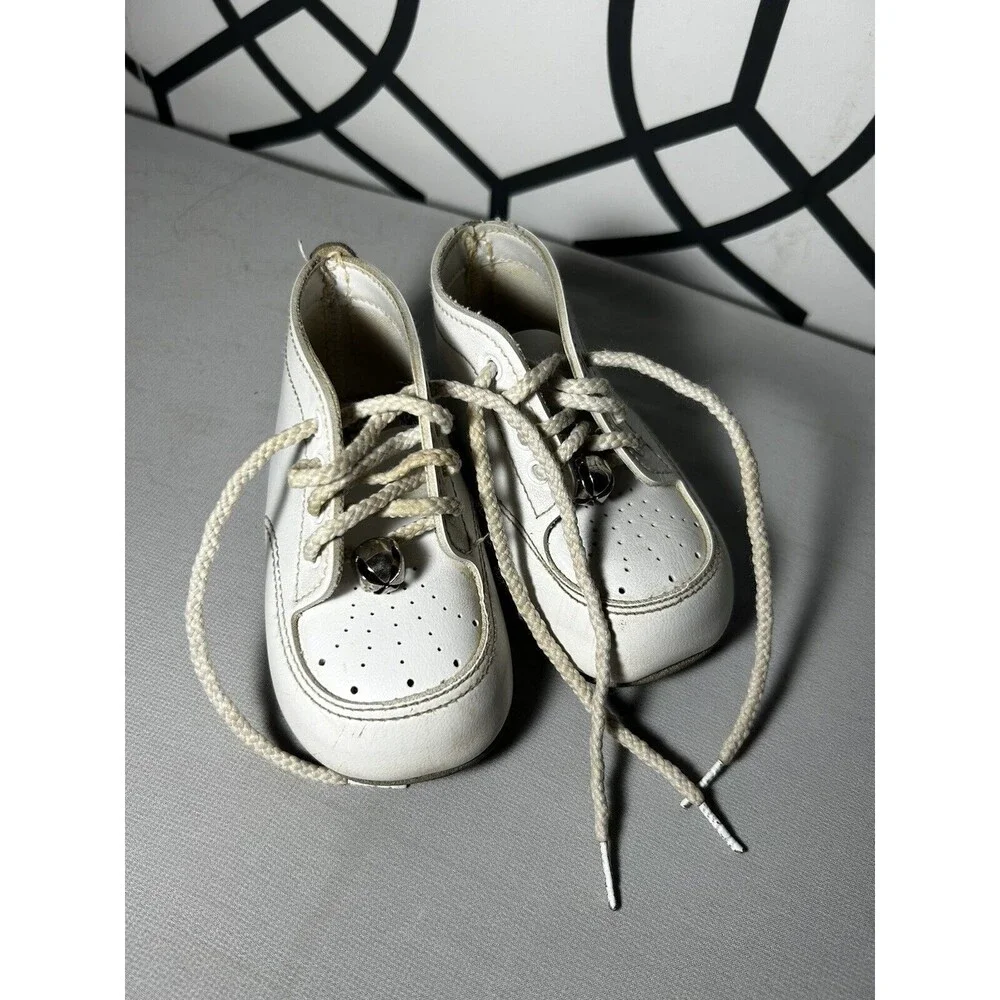 Antique Vintage Darling Baby Shoes With Bells White Size 4 Leather